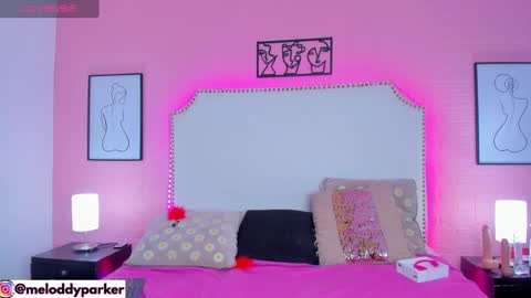 Snapshot of meloddy_parkerr_ chatting on September 11, 4:56 am MELODDY PARKERR online show from September 11, 4:56 am