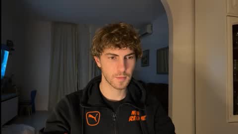 Snapshot of melodicass chatting on February 15, 12:07 am Melodicass online show from February 15, 12:07 am