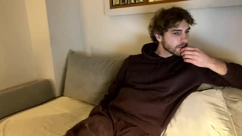 Snapshot of melodicass chatting on February 24, 11:25 pm Melodicass online show from February 24, 11:25 pm