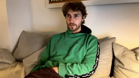 Snapshot of melodicass chatting on February 27, 11:49 pm Melodicass online show from February 27, 11:49 pm