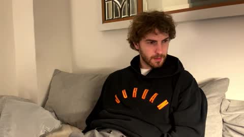 Snapshot of melodicass chatting on March 1, 12:01 am Melodicass online show from March 1, 12:01 am