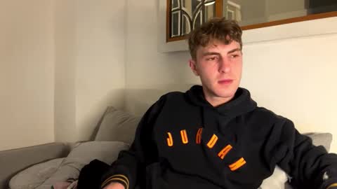 Snapshot of melodicass chatting on March 8, 2:04 am Melodicass online show from March 8, 2:04 am