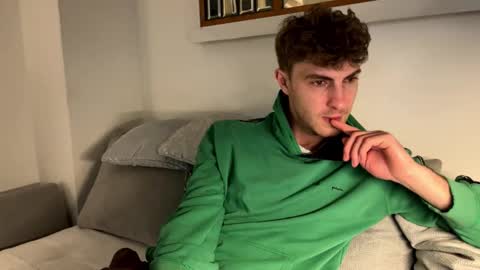 Snapshot of melodicass chatting on March 10, 12:04 am Melodicass online show from March 10, 12:04 am