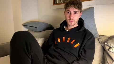 Snapshot of melodicass chatting on March 18, 11:41 pm Melodicass online show from March 18, 11:41 pm