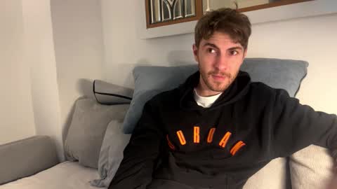 Snapshot of melodicass chatting on March 24, 11:43 pm Melodicass online show from March 24, 11:43 pm