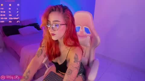 Melodie Roy 999 online show from May 16, 9:46 pm