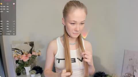 Snapshot of melodievejar chatting on February 15, 4:09 am melodievejar online show from February 15, 4:09 am