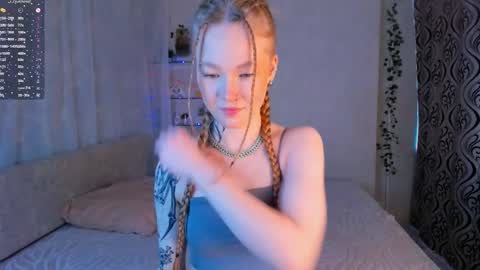 Snapshot of melodievejar chatting on March 24, 4:06 am melodievejar online show from March 24, 4:06 am