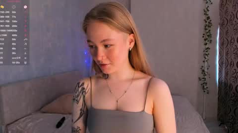 Snapshot of melodievejar chatting on May 4, 4:19 am melodievejar online show from May 4, 4:19 am