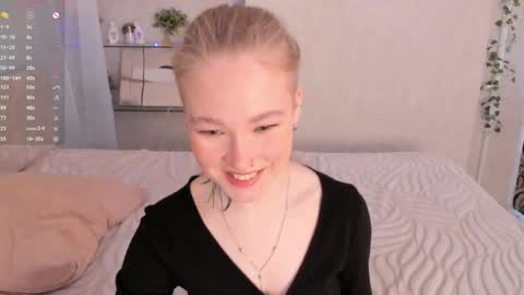 Snapshot of melodievejar chatting on May 6, 4:30 am melodievejar online show from May 6, 4:30 am