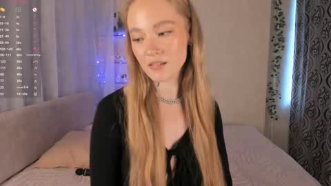 Snapshot of melodievejar chatting on May 24, 1:38 pm melodievejar online show from May 24, 1:38 pm