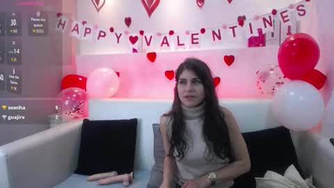 Snapshot of melodiroux_ chatting on February 12, 12:44 pm Melodi online show from February 12, 12:44 pm