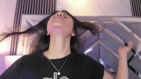 Snapshot of melody___sweet chatting on March 11, 8:37 pm mel online show from March 11, 8:37 pm