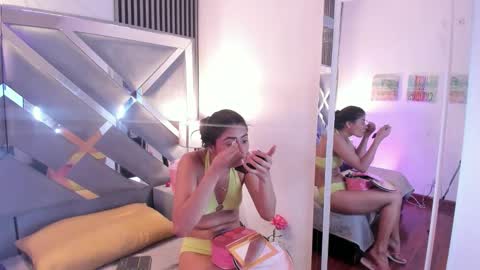 Snapshot of melody___sweet chatting on March 15, 9:10 pm mel online show from March 15, 9:10 pm