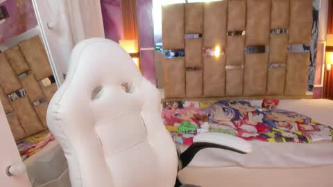 Snapshot of melody_lollii chatting on February 25, 6:17 pm melody_lollii online show from February 25, 6:17 pm
