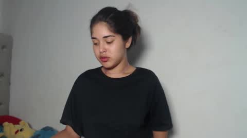 melody phillips online show from December 1, 11:15 am