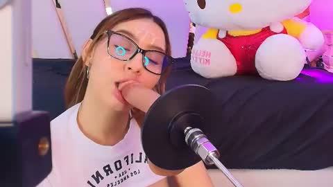 Snapshot of melodybloom_ chatting on July 28, 4:39 pm Melody online show from July 28, 4:39 pm