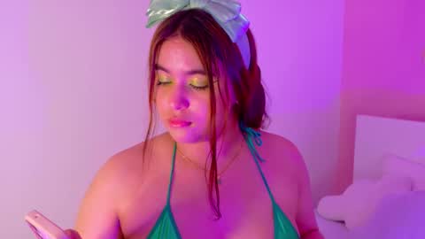 Snapshot of melodycollins__ chatting on March 17, 11:46 am M E L O D Y online show from March 17, 11:46 am