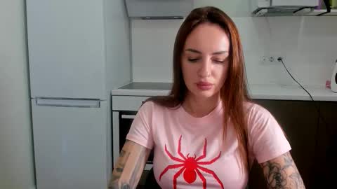 Snapshot of melodyhewit chatting on April 5, 8:11 am Masha online show from April 5, 8:11 am