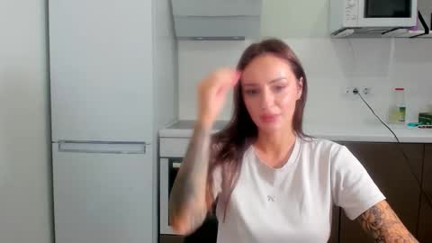 Snapshot of melodyhewit chatting on May 23, 5:12 am Masha online show from May 23, 5:12 am