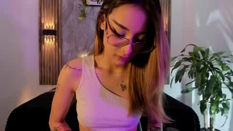 melodylanee online show from May 28, 11:07 am