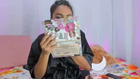 Snapshot of melodymoore_ chatting on April 12, 11:21 pm Melody online show from April 12, 11:21 pm