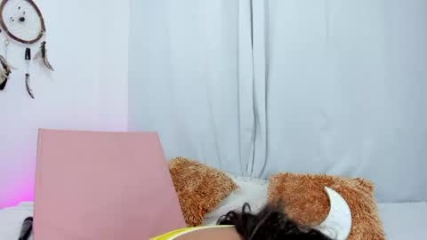 Snapshot of melodymoore_ chatting on May 5, 9:23 pm Melody online show from May 5, 9:23 pm
