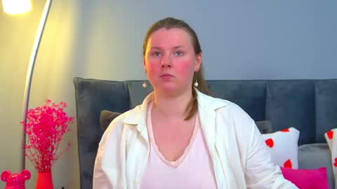 Snapshot of melodymoores chatting on March 28, 6:46 am Melody online show from March 28, 6:46 am