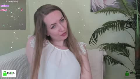 Snapshot of melodyys chatting on April 9, 1:05 pm Melody My schedule this week Wednesday Thursday Sunday online show from April 9, 1:05 pm