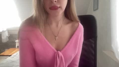 Snapshot of meloodiesweet chatting on November 29, 9:23 am Melodie Sweet online show from November 29, 9:23 am