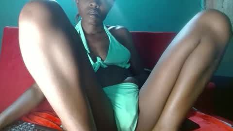 mely tomson online show from January 17, 4:39 am