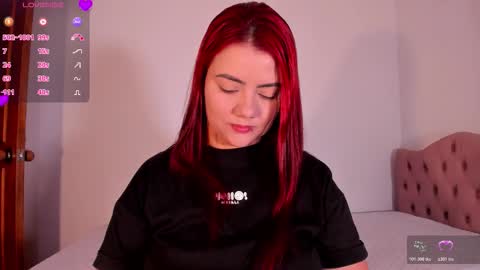 Snapshot of mely_rosee chatting on December 17, 12:44 pm online show from December 17, 12:44 pm