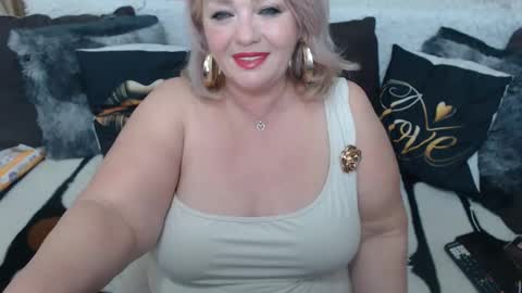 Snapshot of melyssamilfxxx chatting on April 5, 2:53 am melyssamilfxxx online show from April 5, 2:53 am