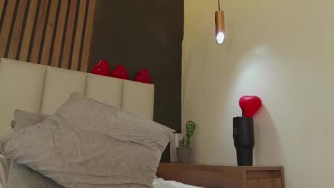  Memphis Williams  online show from February 12, 7:34 am