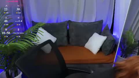 Snapshot of memymee_ chatting on June 29, 1:23 am memymee_ online show from June 29, 1:23 am