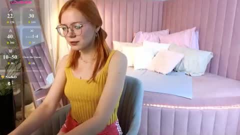 Snapshot of memymee_ chatting on July 12, 1:29 am memymee_ online show from July 12, 1:29 am