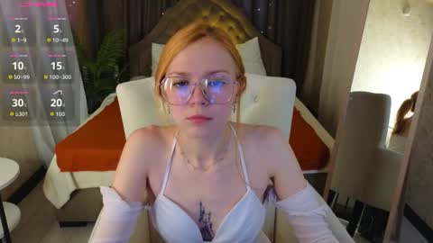 Snapshot of memymee_ chatting on July 24, 1:25 am memymee_ online show from July 24, 1:25 am