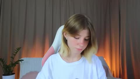 Bella online show from September 9, 1:21 pm