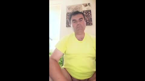 Snapshot of menlav72 chatting on June 5, 10:54 am menlav72 online show from June 5, 10:54 am