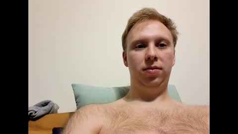 Snapshot of meow732 chatting on November 19, 12:43 am meow732 online show from November 19, 12:43 am