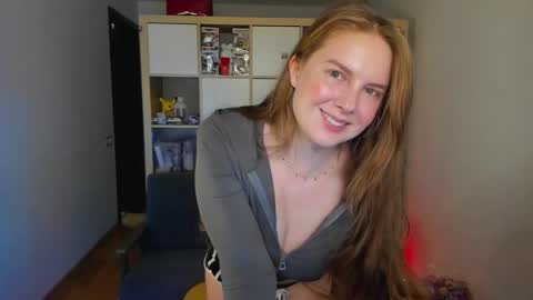 Snapshot of meow_k1tty chatting on March 27, 5:13 am Flora Next stream November 17th at 6 GMT online show from March 27, 5:13 am