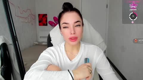 Snapshot of meow_moore chatting on January 11, 9:15 am Megan online show from January 11, 9:15 am