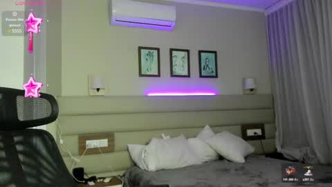 Snapshot of meow_moore chatting on February 19, 6:22 am Megan online show from February 19, 6:22 am