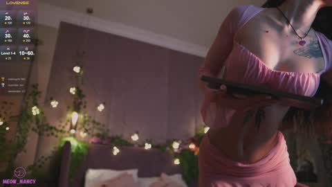 Snapshot of meow_nancy chatting on December 12, 2:22 pm Heeyyooo Im Nans Subscribe to me I will be glad online show from December 12, 2:22 pm