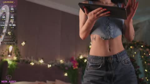 Snapshot of meow_nancy chatting on January 3, 8:21 am Heeyyooo Im Nans Subscribe to me I will be glad online show from January 3, 8:21 am