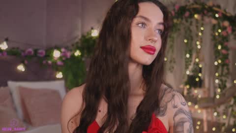 Snapshot of meow_nancy chatting on January 24, 6:35 am Heeyyooo Im Nans Subscribe to me I will be glad online show from January 24, 6:35 am