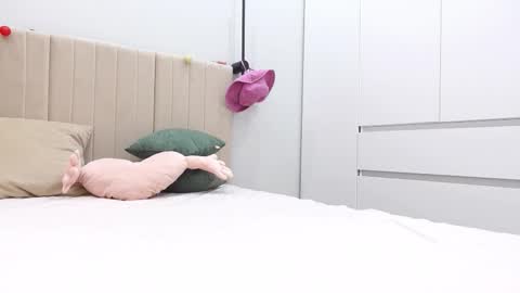 meowmacitoo online show from January 14, 11:38 am