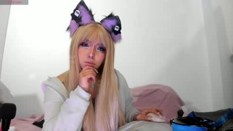 Snapshot of meowmelf chatting on May 27, 10:29 pm meowmelf online show from May 27, 10:29 pm
