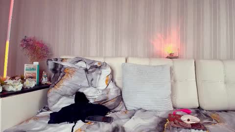 Snapshot of meowroslava chatting on October 6, 12:13 pm meowroslava online show from October 6, 12:13 pm