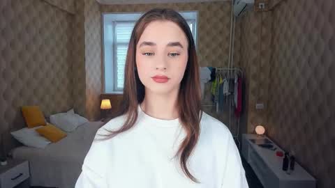 Julie online show from October 15, 9:09 am